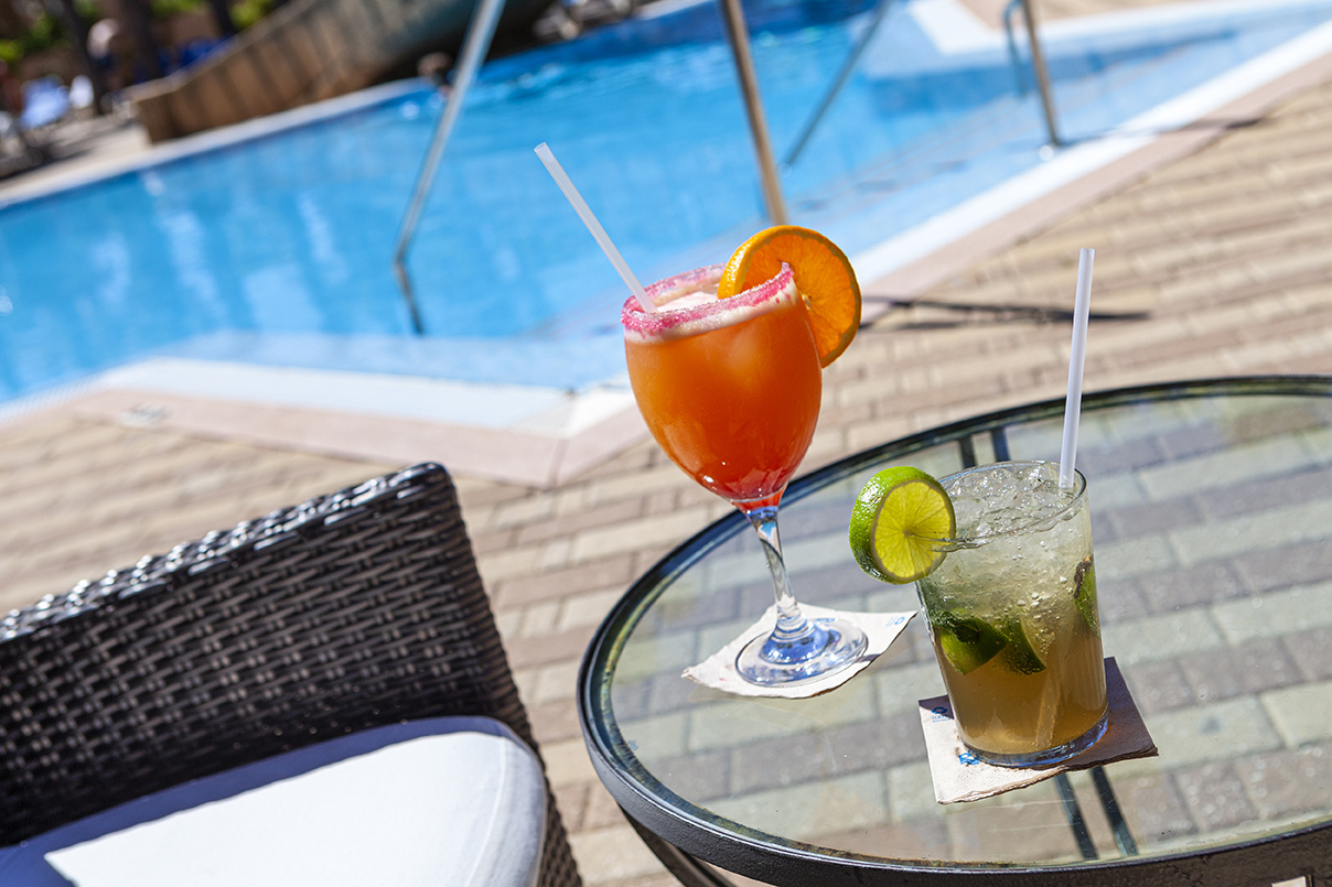 003_alta_playacanela Bar Piscina.jpg